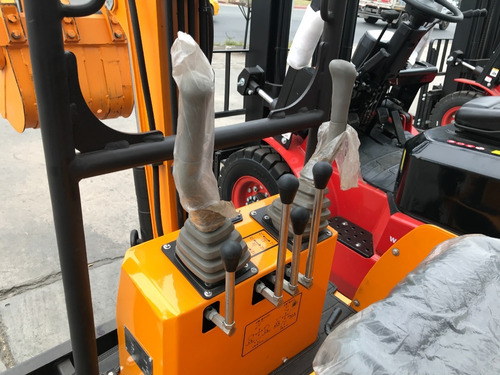 Imagen 4 de 10 de Miniexcavadora Jmv Ct08 Orugas De Goma