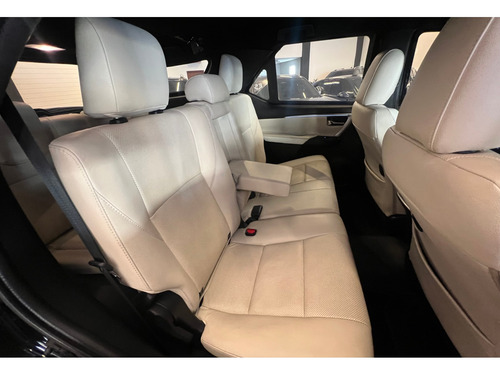 Toyota Hilux SW4 2.8 D-4D TURBO DIESEL DIAMOND 7L 4X4 AUTOMÁTICO