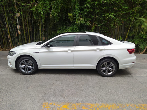 Imagen 2 de 11 de Jetta R-line 4 Cil. 1.4 Turbo 150hp 2019