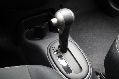 Nissan March 5p Exclusive L4/1.6 Aut