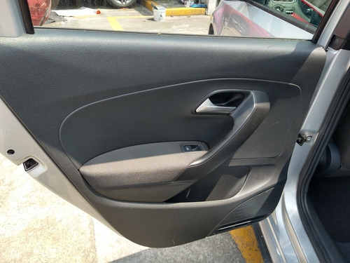 Imagen 8 de 15 de Volkswagen Polo Conforline Plus