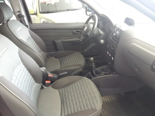 Fiat Strada 1.8 16v Adventure Ce Flex 2p 2016