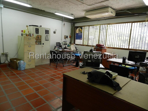 Ms: 25-24351 Vendemos Edificio De 5 Pisos En Sarria, Municipio Libertador. A=2.808m2, 3b, 9p.