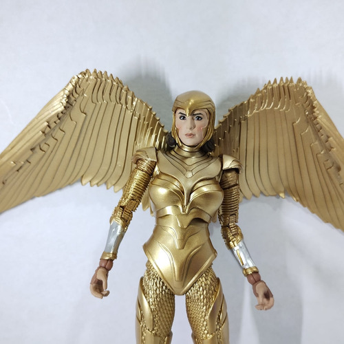 Figura Wonder Woman 1984 Golden Armour Omniconsumer