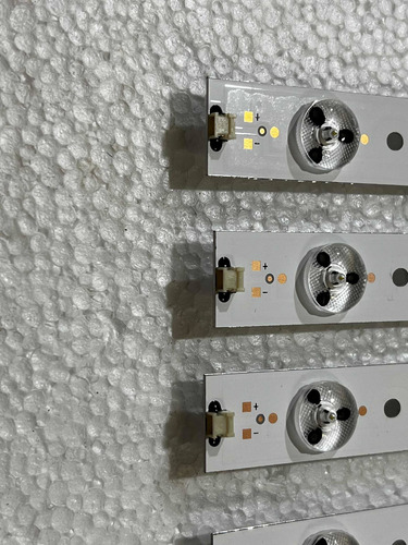 Imagen 2 de 2 de Tira Led Panavox 40uhd5657 Repuesto Iluminacion Backlight
