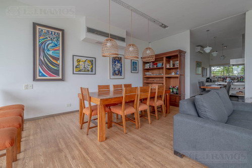Casa En Venta En La Lucila-libertador/rio