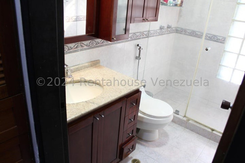 Precioso Y Amplio Tonwhouse En Venta En La Boyera. #25-20083