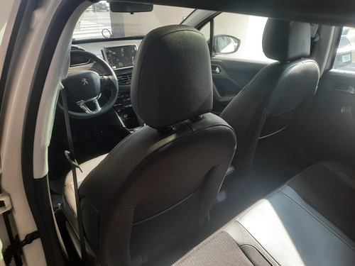 Imagen 3 de 12 de Peugeot 2008 1.6 Thp Sport Tip Mc