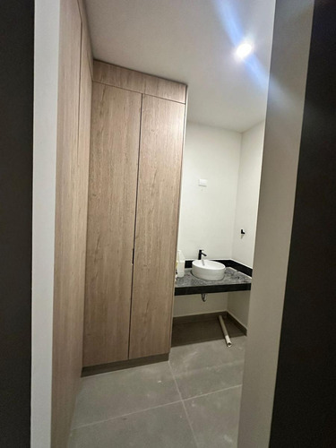 Townhouse En Venta De 2 Habitaciones Con Roof Top En Montebello