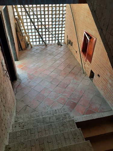 Edificio En Venta En Obra Gris Higuerote