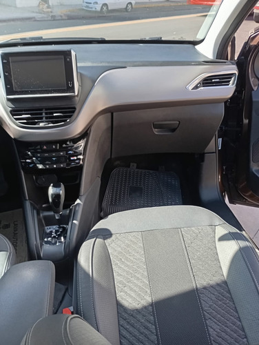Peugeot 208 1.6 Feline Tiptronic