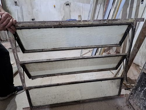 Ventana Basculante De Hierro Reforzada Gris Claro (Usado)