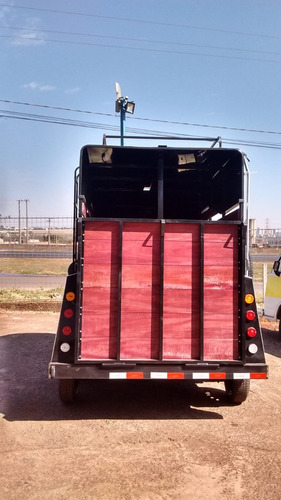 Imagem 4 de 6 de Carretinha Para Transporte De Cavalo