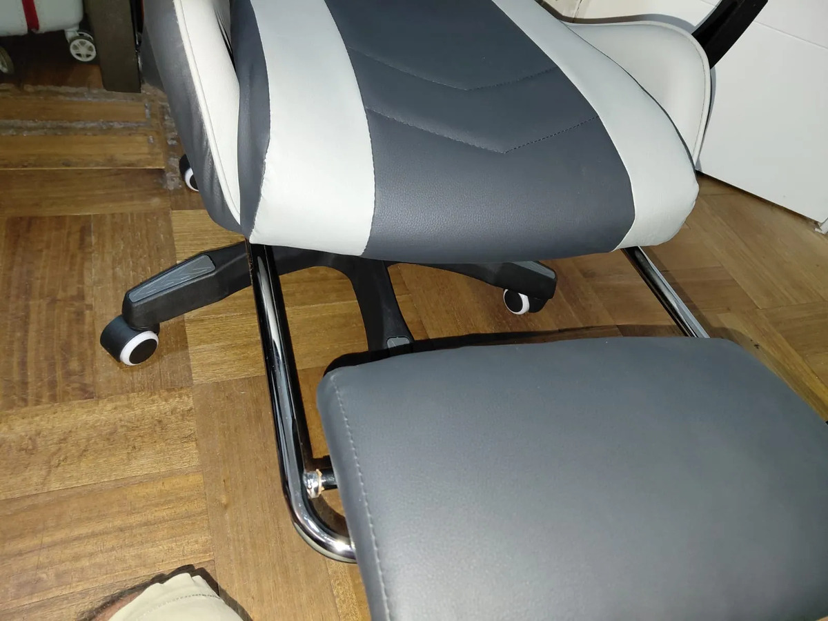 Foto real de Silla Gamer De Escritorio Marca Ragnar® Odín Xz-1000 Gris