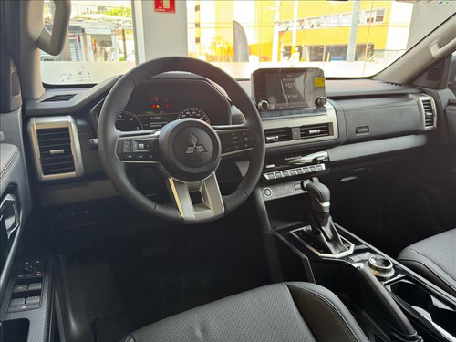 Mitsubishi Triton 2.4 Biturbo cd Hpe-s 4x4