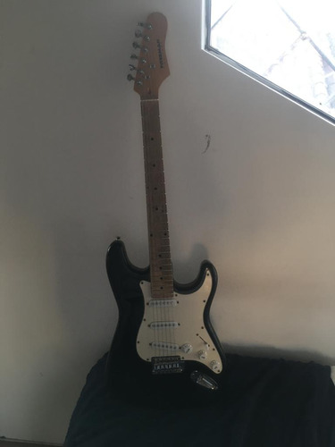 Guitarra Freeman Stratocaster