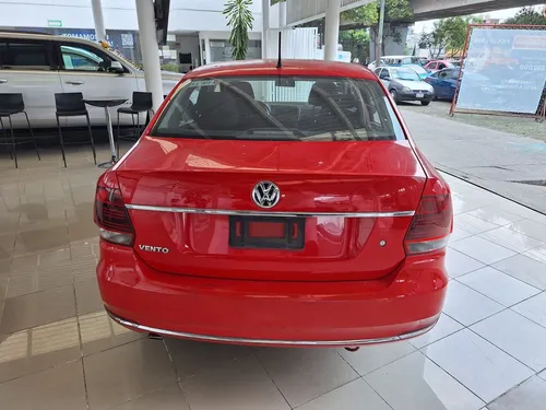 Volkswagen Vento 1.6 Highline At