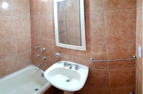 Imagen 22 de 30 de Piedras Al 1300 Y Av. Juan De Garay, San Telmo. Segundo Piso Por Escalera. 2 Ambientes. Superficie Total 80 M2. Super. Cubierta 42 M2. Terraza Anexable De 38 M2. Dormitorio Grande. Conexión Lavarropas