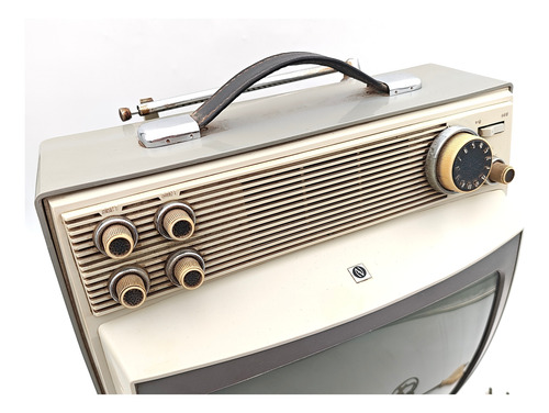 Televisor Tv Portatil Retro Noblex Micro 12 A Transistores (Usado)