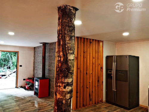 Casa En Venta De 4 Dorm. En Pucón