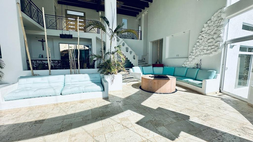 Renta Casa Santorini Con Vistas Expectaculares En 4 Habitaciones Con Baño De Un Stilo Único En Su Tipo, Alberca Climatizada Y Jardín Bonito. Todos Los Servicios En Fracc Rancho San Diego Ixtapal Sal
