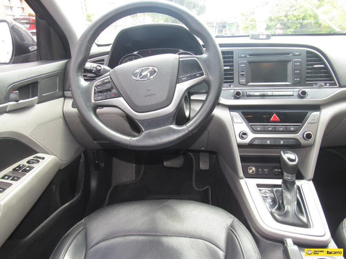 Imagen 12 de 25 de Hyundai Elantra 2.0 Gls Nb Limited