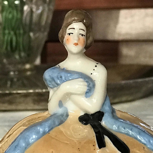 Imagen 2 de 6 de Alhajero De Porcelana Alemana Con Dama Antigua