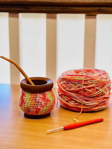 Mates De Madera Decorados Tejidos Crochet Con Bombilla Coral Esmeralda Matizado Coral Esmeralda