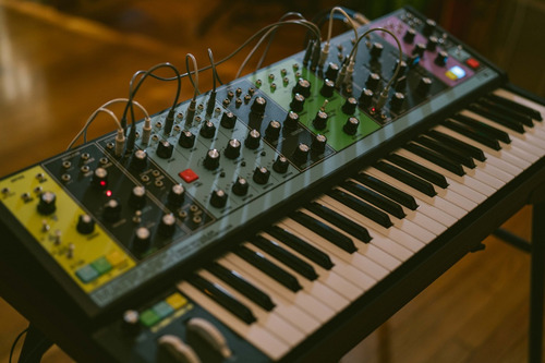 Imagen 8 de 10 de Matriarch Sintetizador Análogo Parafónico Con Delay - Moog