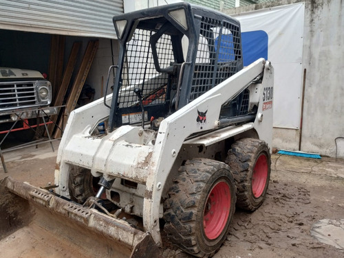 Minicargadora Bobcat S130 