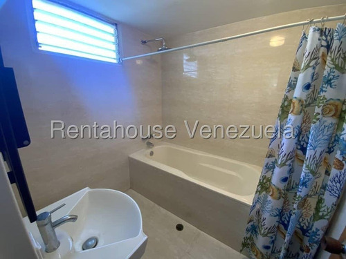 Se Ofrece En Alquiler Acogedor, Comodo E Iluminado Apartamento Ubicado En Colinas De Bello Monte