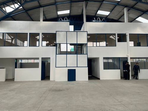 Imagen 7 de 21 de Venta De Galpones Con Oficinas