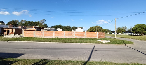 Av. 8 Entre 79 Y 80 Mar Del Tuyú Dúplex 3 Ambientes A Estrenar Semi Independiente Al Frente Del Complejo Vende En Pozo Sara Zapata Inmobiliaria
