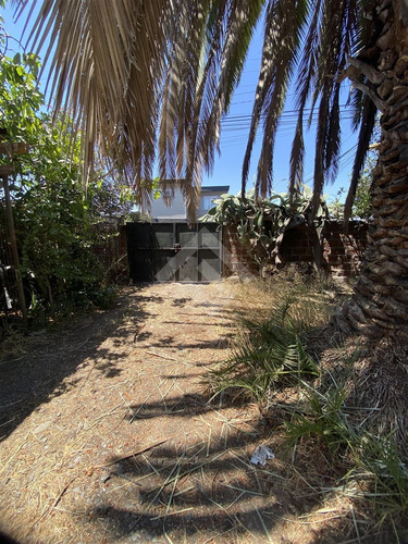 Casa En Venta De 4 Dorm. En Maipú