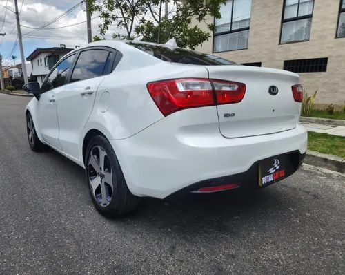 Kia Rio Ub Ex Full 1.4 Mt Techo!!