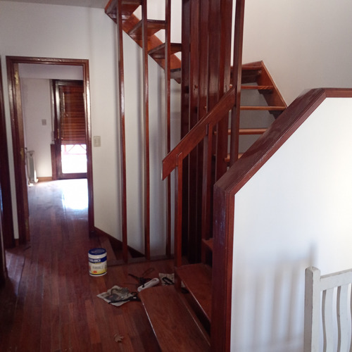 Chalet Tipo Triplex Con Pileta