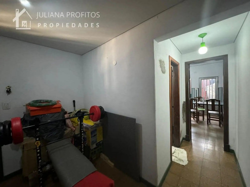 Casa En Venta. Planta Baja Con Dos Unidades Funcionales.