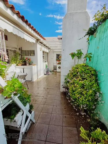  Casa En Venta, 4 Dormitorios, 3 Baños, Fondo Con Parrillero, Garaje, Av Gral Rivera, Malvin