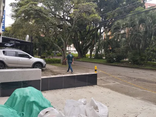 Local En Arriendo En Urbanización La Flora. Cod A11636