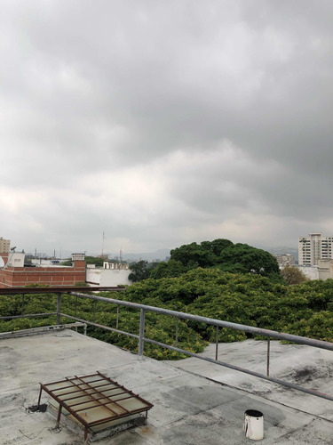 Buen Edificio De Apartamentos En Venta En La Florida