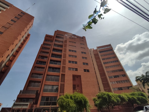 Apartamento En Venta En El Sector Banco Mara, Res. Lomas Del Viento