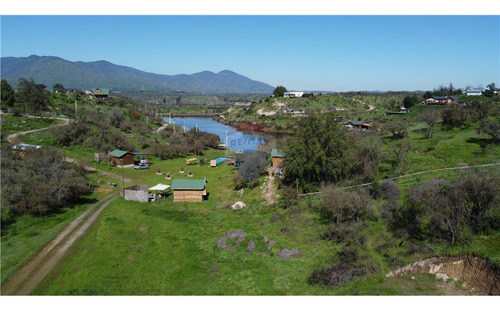 Parcela De Agrado Con Piscina A Metros De Laguna.