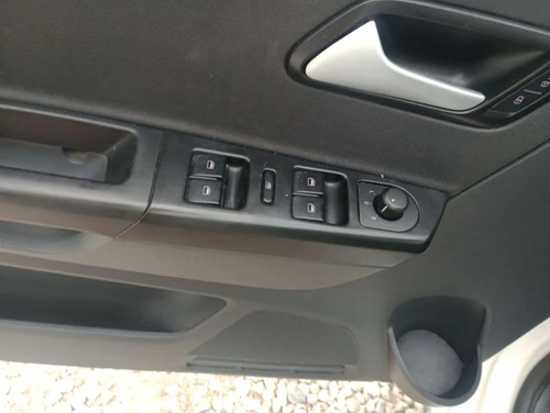 Volkswagen Fox 1.0 MPI COMFORTLINE 12V FLEX 4P MANUAL