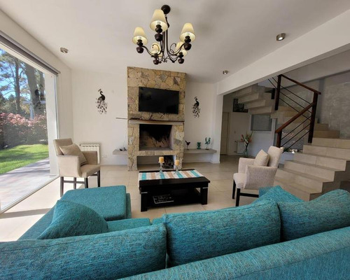 Venta De Casa Moderna En Villa Robles