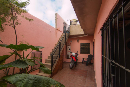 Ph En Venta - 3 Dormitorios 1 Baño - 69mts2 Cubiertos - Lomas Del Mirador
