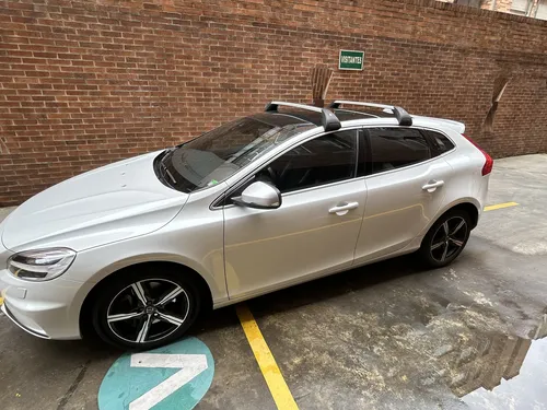 Volvo V40 2.0 T4 Drive-e R-design