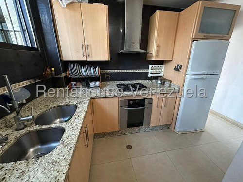 Encantador Apartamento Ubicado En Los Chaguaramos! #25-16072 Ricardo Romero