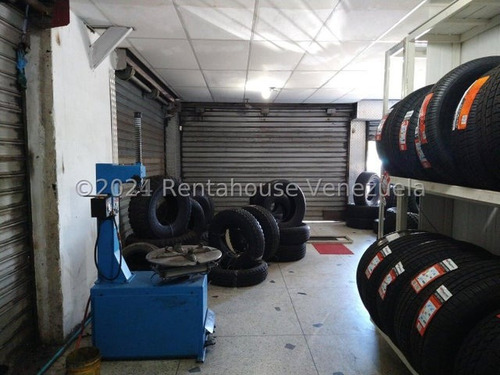 Edificio Comercial En Venta Oeste De Barquisimeto Gisselle Lobo Vende Excelente Oportunidad De Inversion Edificio Comercial De 600 Metros Cuadrados Con Sistema De Alarma Tanque 5 Mil Litros 2 5 8 9 4