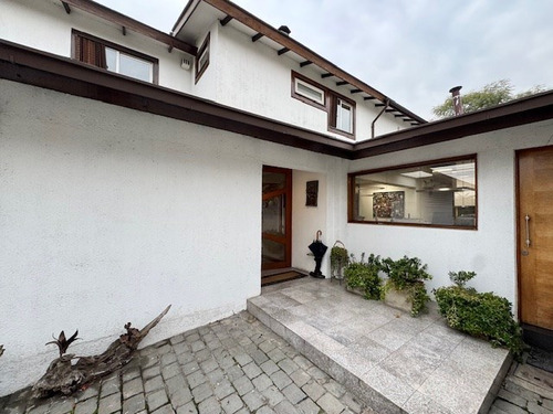 Casa En Venta De 4 Dorm. En Vitacura