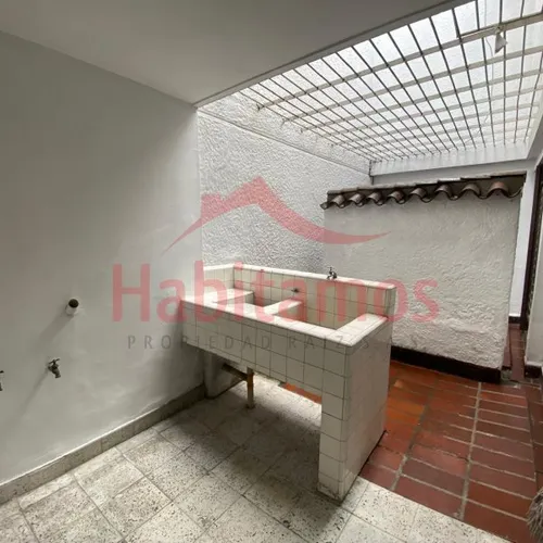 Casa En Venta En Medellín - Los Colores Cod 68704